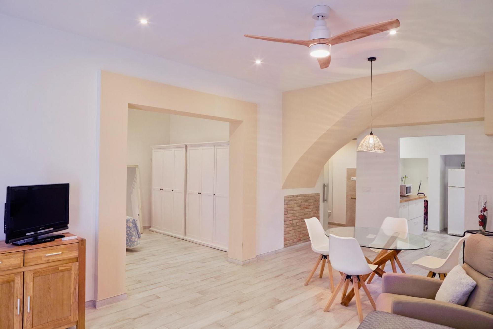 Loft Con Encanto En El Corazon Historico De Peralada Exterior foto